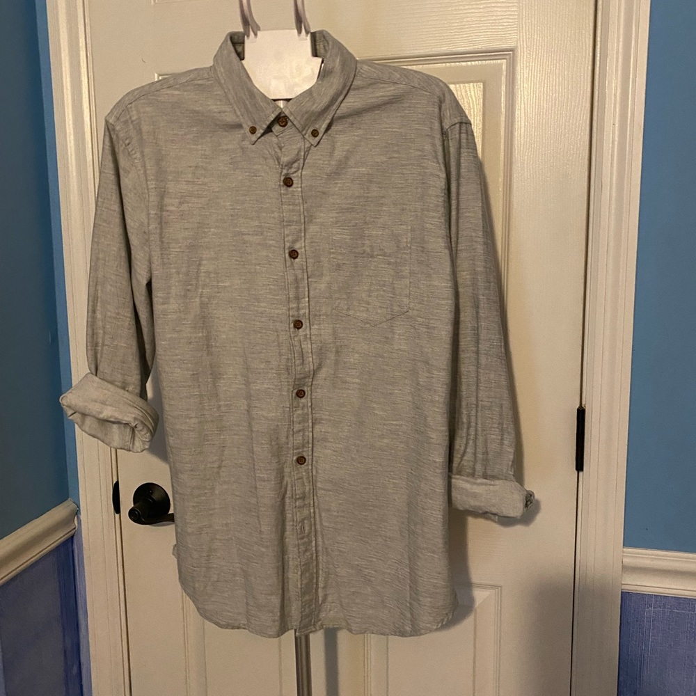 American Eagle Men’s LS Button down shirt in Medium, Grey